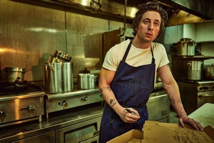 Exploring the Dynamic Journey of Jeremy Allen White and Ashley Moore