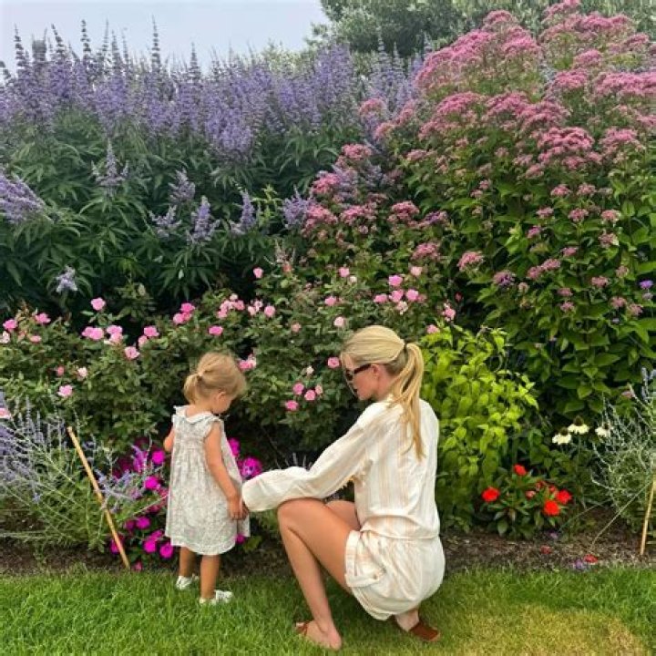 Meet Don Lewis Daughter On Instagram