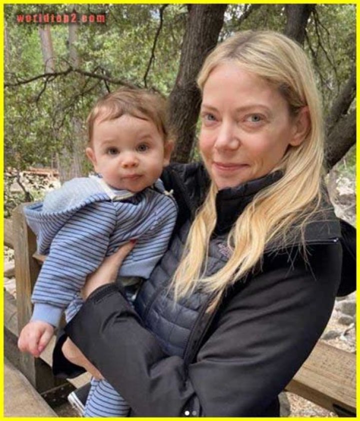 Riki Lindhome Bio, Age, Net Worth, Height, Children, Husband