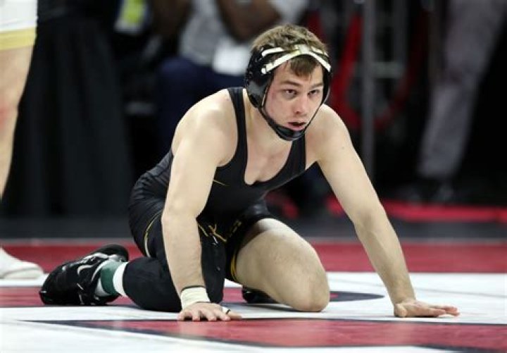 Spencer Lee Bio; Family, Weight, High School, College, Stats, Losses, Instagram