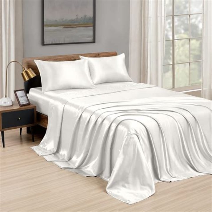 The Luxurious Allure of Satin Sheets: A Comprehensive Guide